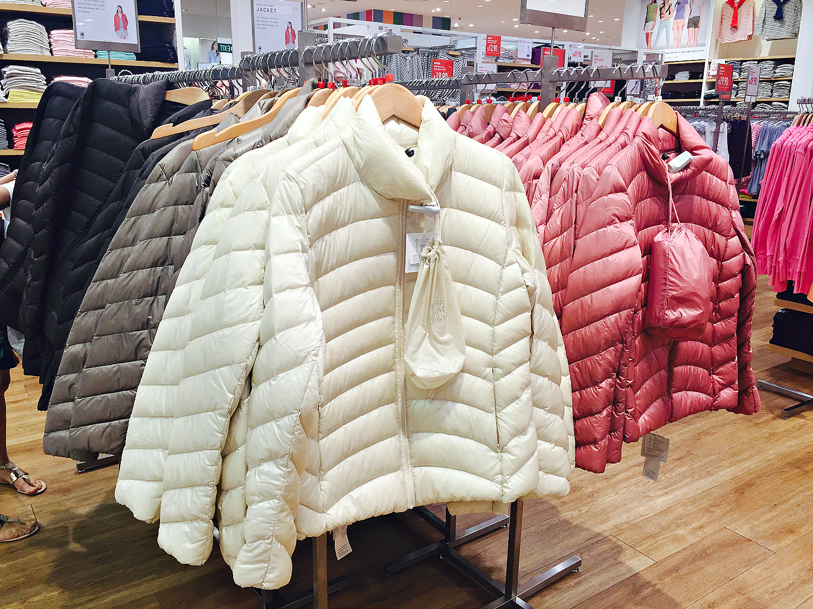 can you machine wash uniqlo ultra light down jacket